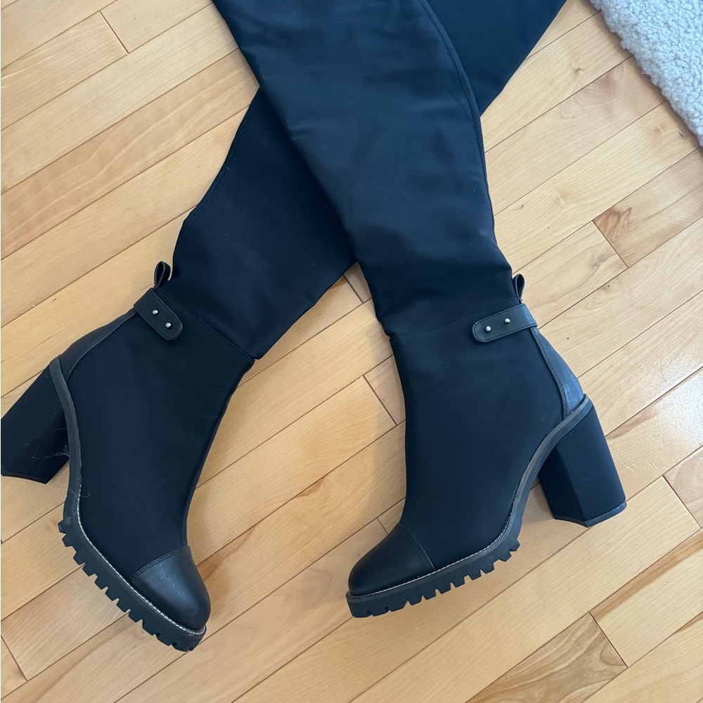Very high nylon boots